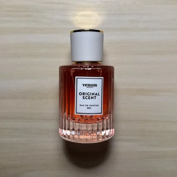 Venom Purfume - Picture 5 of 6